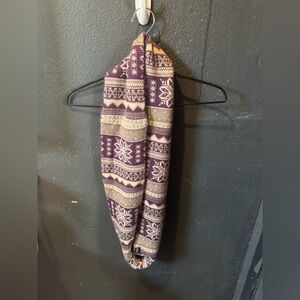 Muk Luks Purple and Cream Scarf